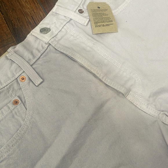 Women Levi Shorts - Picture 2 of 6